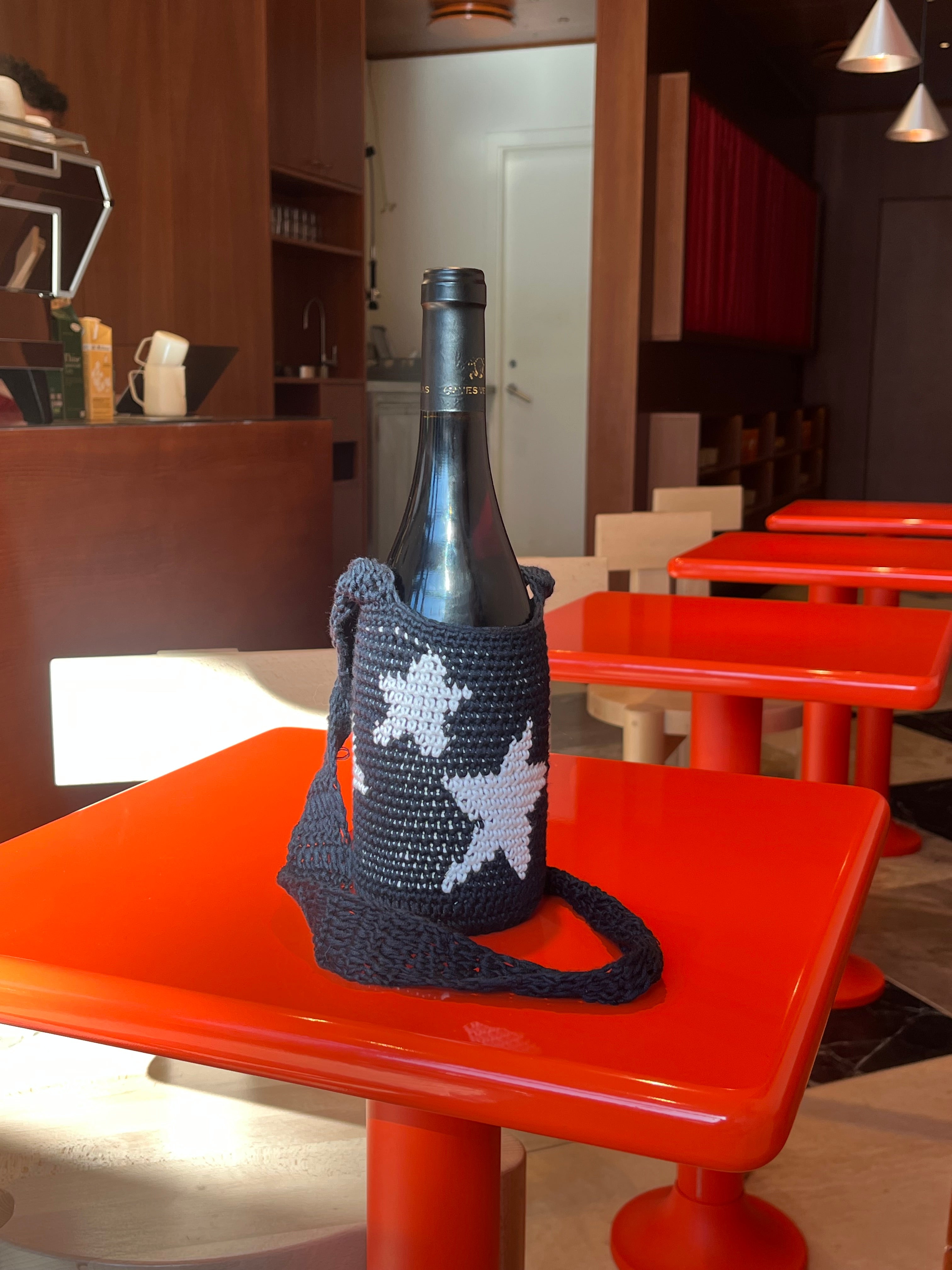 Crochet wine bottle case
